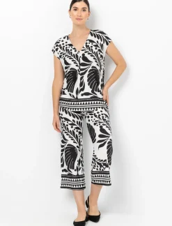 Capri Abstract Floral Pattern