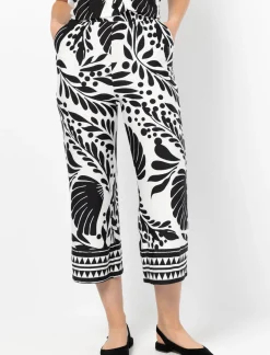 Capri Abstract Floral Pattern