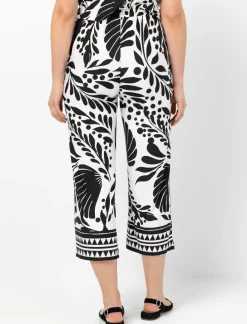 Capri Abstract Floral Pattern
