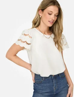 Eyelet-sleeve T-shirt