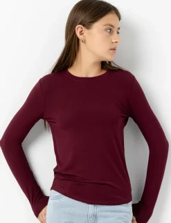 Fitted Long-sleeve T-shirt