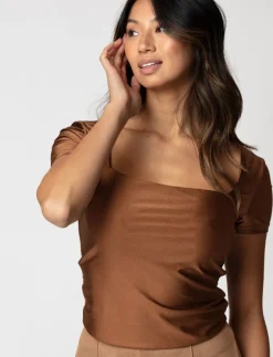 Fitted Square-neck T-shirt