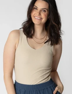 Fitted V-neck Tank top