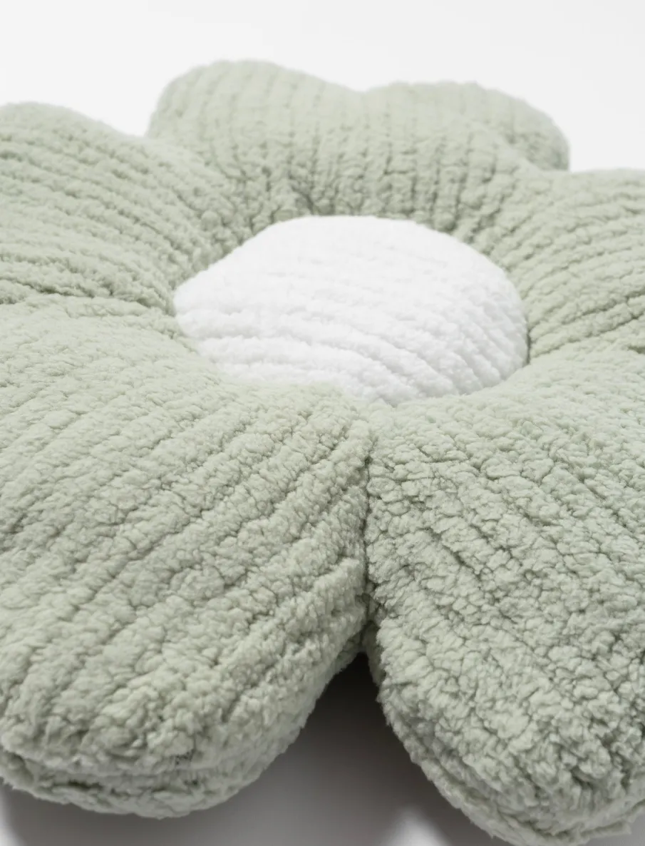 Flower-shaped Sherpa Cushion