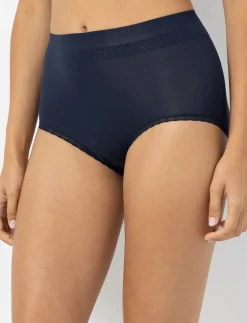 High-waist Lace Panty