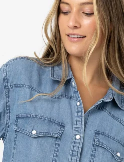 Light Wash Shirt with Pockets