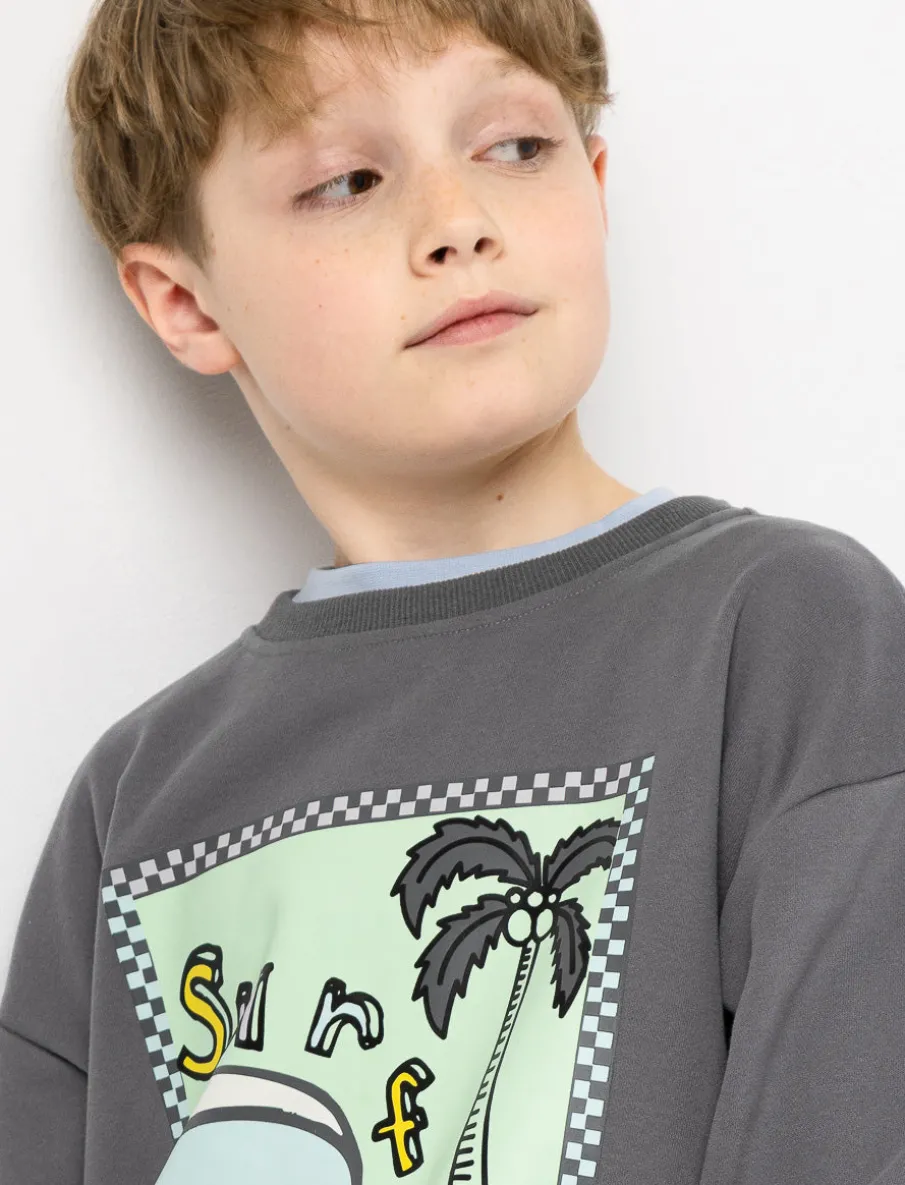 Long-sleeved fleece sweater