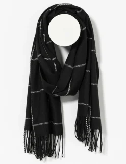 Plaid Scarf with Fringes