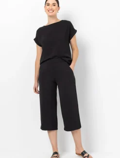 Pull-on Capri Pants