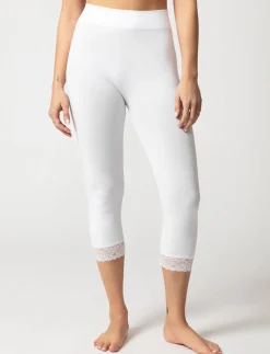 Seamless Capri Leggings with Lace