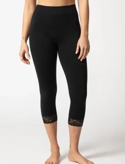 Seamless Capri Leggings with Lace