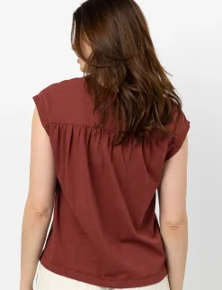 Short-sleeved T-shirt
