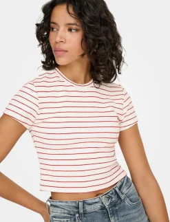 Short-sleeved T-shirt
