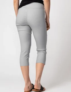 Slim Pull-on Capris