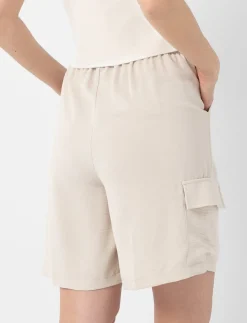 Solid Bermuda with Elastic Waist
