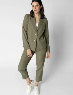 Solid Buttoned Blazer