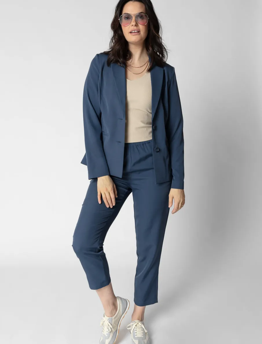 Solid Buttoned Blazer