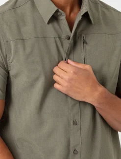 Solid Short-sleeve Shirt
