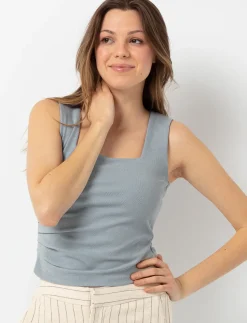 Solid Square-neck Tank Top
