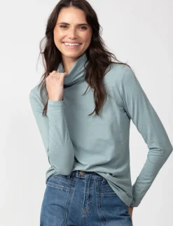 Solid Turtleneck T-shirt