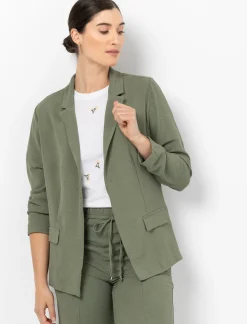 Streamlined Buttonless Blazer