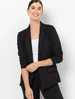 Streamlined Buttonless Blazer