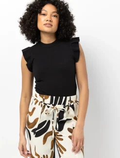 T-shirt with ruffled sleeves