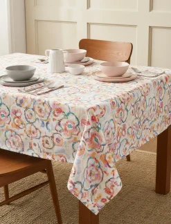 Watercolour-style Floral Tablecloth - 60 x 84 in