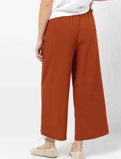 Wide leg trousers