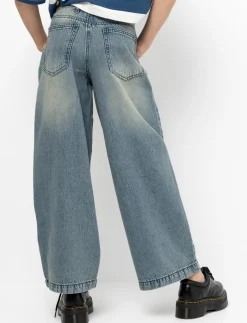 Wide-leg Jeans