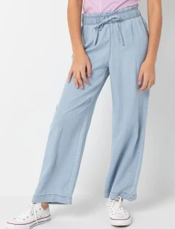 Wide-leg Pull-on Jeans